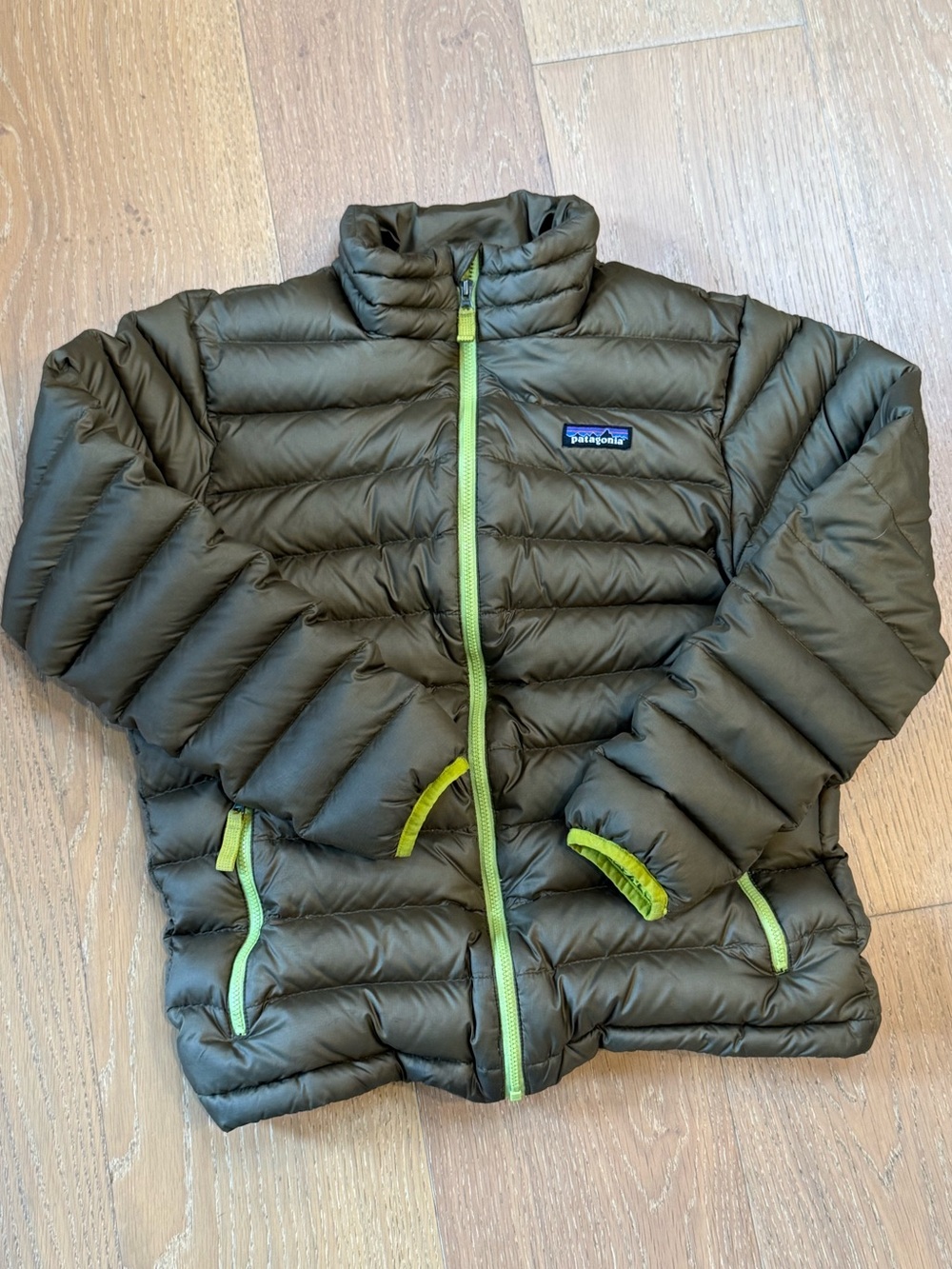 Boys Patagonia Down Puffer Coat Jacket Olive Green size 12